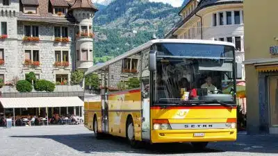 Faire appel à une compagnie de location de bus : quels avantages ?